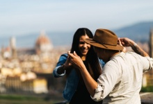 Romantic engagement in Florence