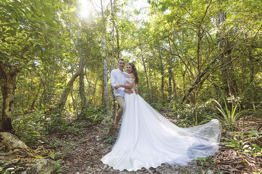 Honeymoon photoshoot in a cenote in Tulum Mexico, Cancun , Elena Fedorova photographer, #24186