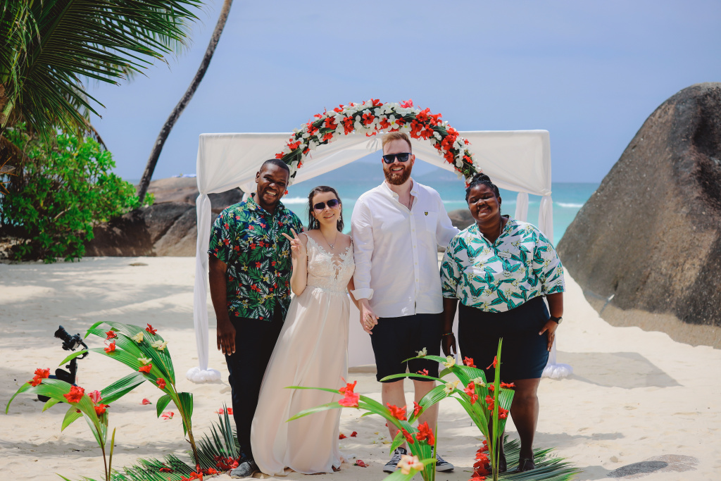 Seychelles wedding ceremony