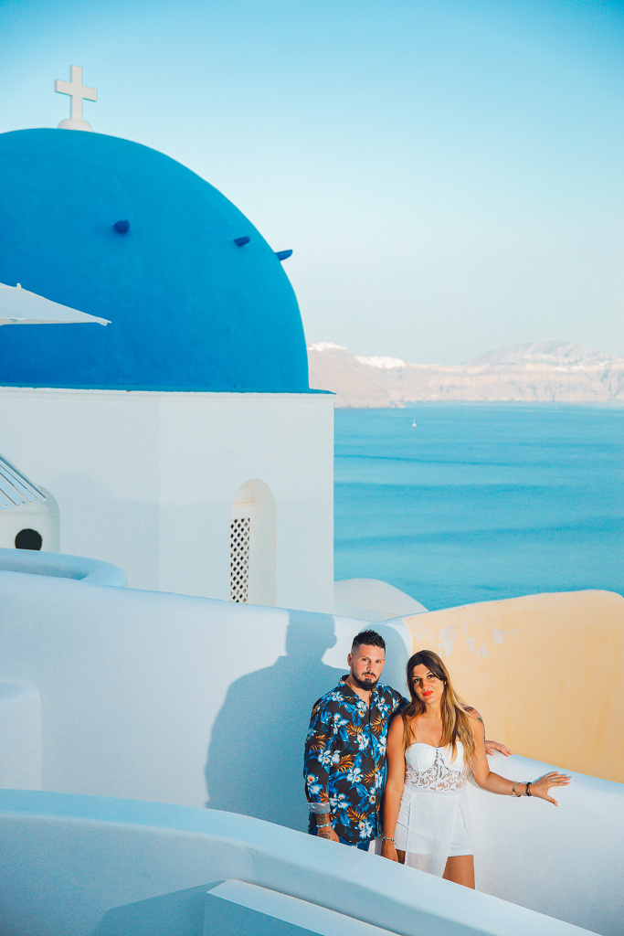 Engagement photoshoot in Santorini