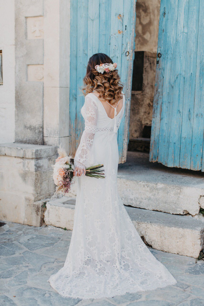Wedding hair and makeup artist in Greece