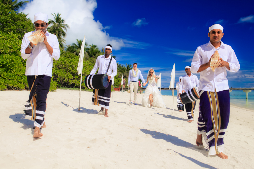 Wedding in traditional Maldivian style with musicians