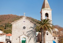 Allen & Dubo at sea coast