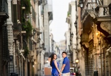 Love story in night Rome